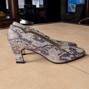 90s Vintage Stuart Weitzman Genuine Snakeskin Pumps